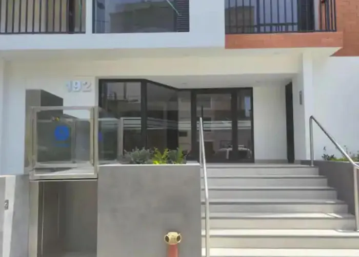 Elegante, Departamento Privado Con Cochera
