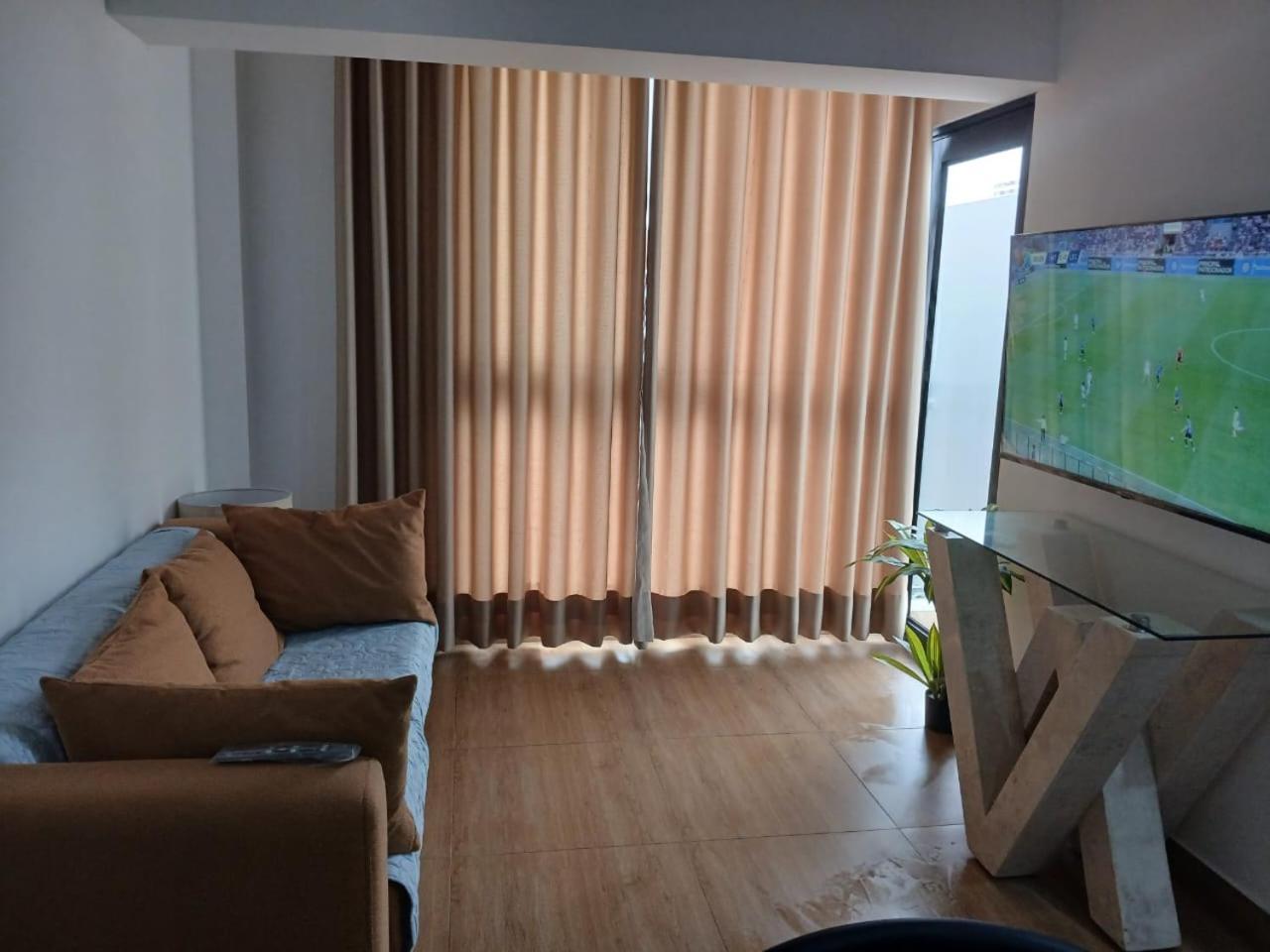 Elegante, Departamento Privado Con Cochera *