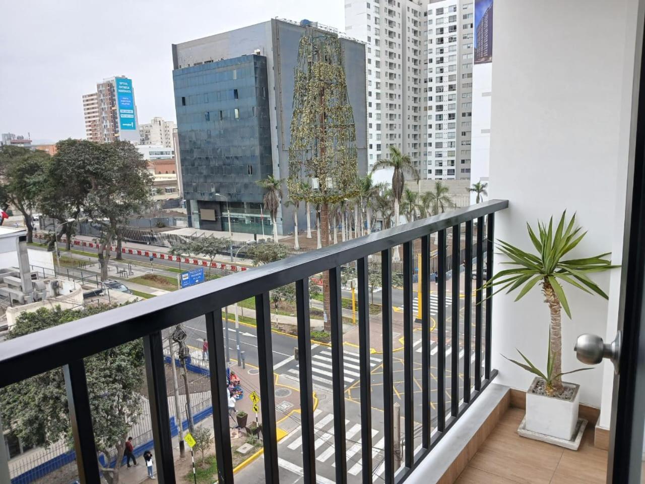 Elegante, Departamento Privado Con Cochera * Lima