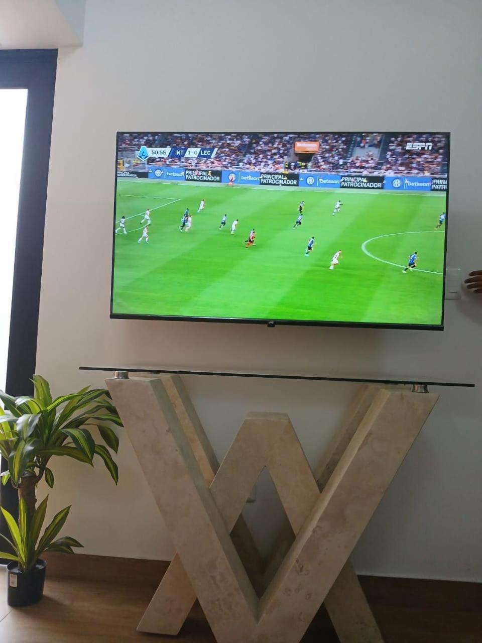 Elegante, Departamento Privado Con Cochera Lima